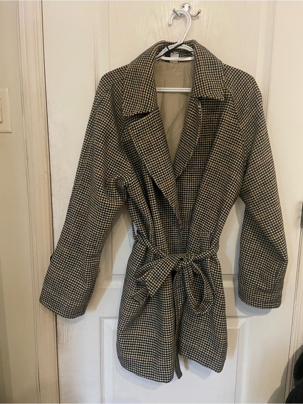 H&M Black and Brown Houndstooth Tie-Waist Pea Coat